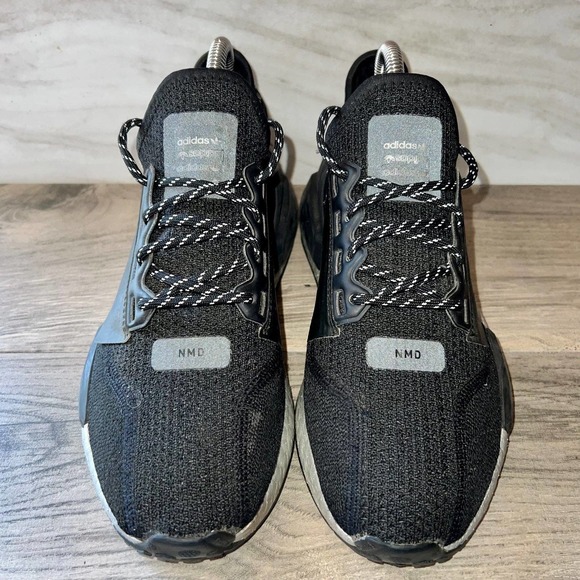 Adidas NMD R1 V2 Shoes in Silver Boost Metallic - Picture 3 of 8